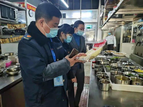 興賓區(qū)市場(chǎng)監(jiān)督管理局開(kāi)展春節(jié)前食品安全大檢查，筑牢節(jié)日餐飲安全防線